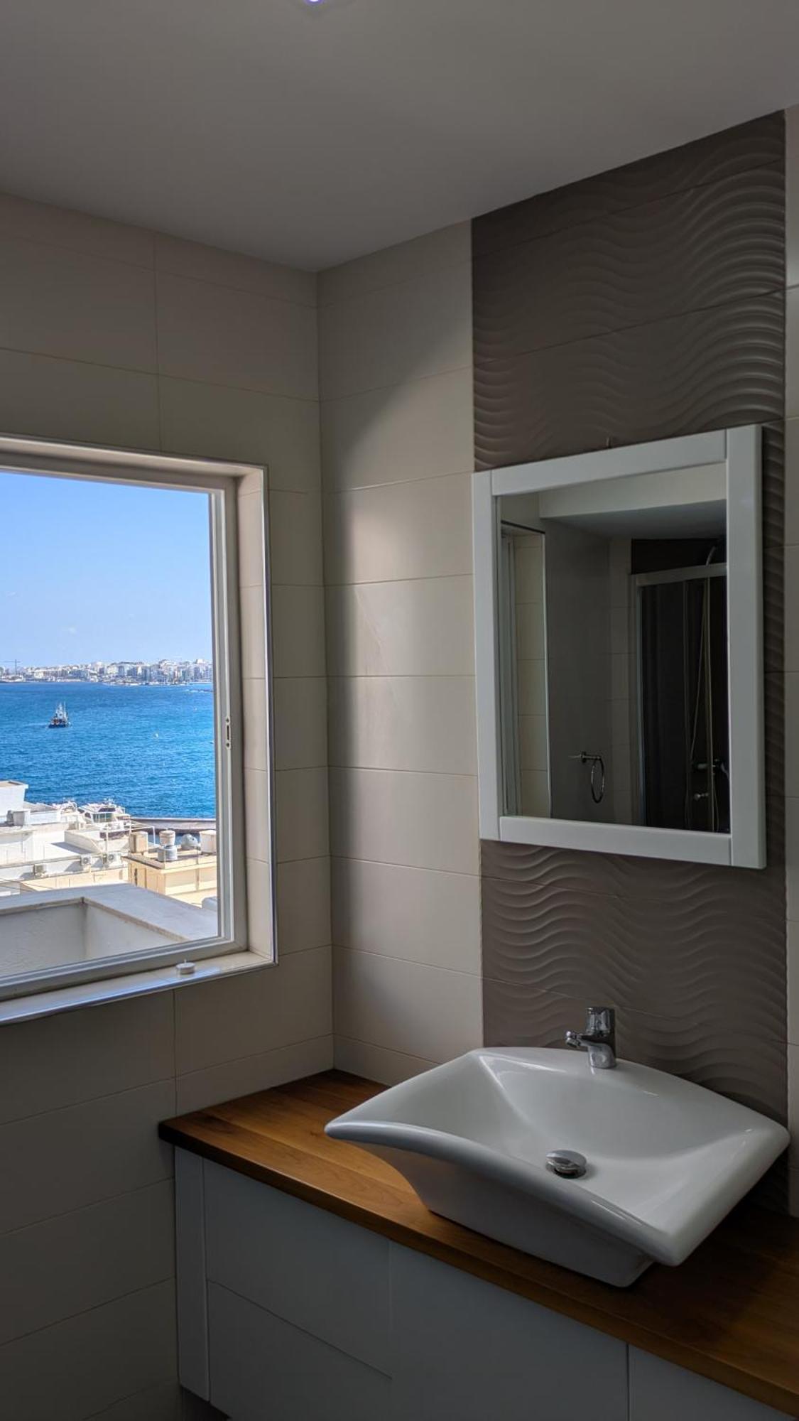 Honeymoon Seaview